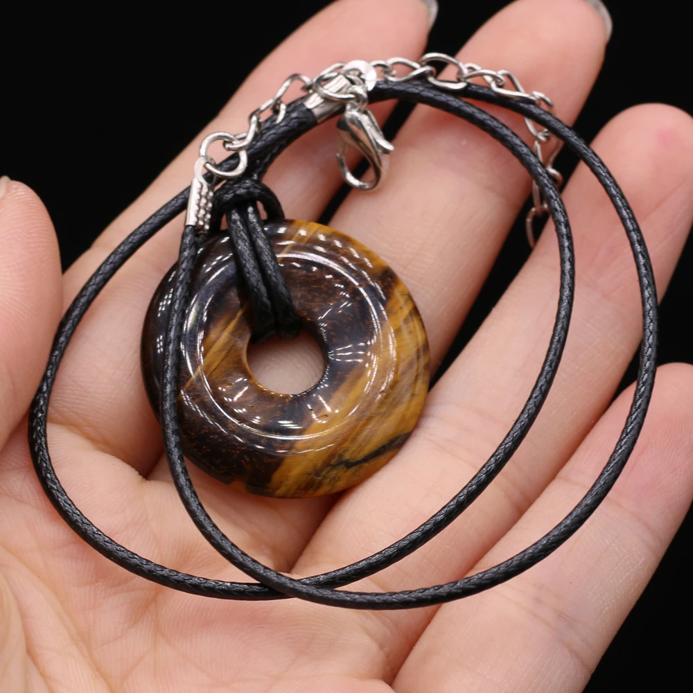 1pc Natural Stone Semi-precious Stones Round Semi-hole Beads Tiger Eye Pendant Necklace Ladies Couple Banquet Gift30x30mm
1pc Natural Stone Semi-precious Stones Round Semi-hole Beads Tiger Eye Pendant Necklace Ladies Couple Banquet Gift30x30mm