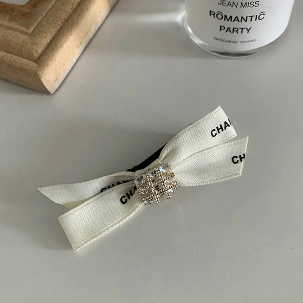Women Fashion Hair Accessories Ribbon Rhinestone Bow Hair Clips Hair Clips Barrettes Pearl Side Hair Clips Girls Headddress New
Women Fashion Hair Accessories Ribbon Rhinestone Bow Hair Clips Hair Clips Barrettes Pearl Side Hair Clips Girls Headddress New