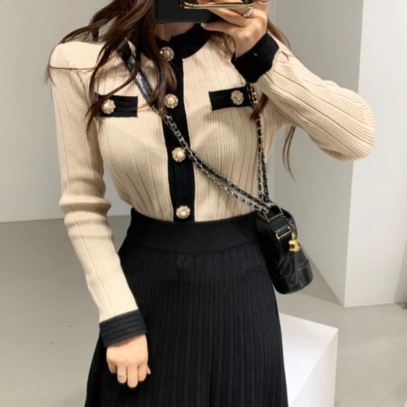 Chic French Autumn Winter New Women's Set 2 Pieces O Neck Full Slim Knitted Sweater Cardigan Coat Pleated Skirt Retro
Chic French Autumn Winter New Women's Set 2 Pieces O Neck Full Slim Knitted Sweater Cardigan Coat Pleated Skirt Retro