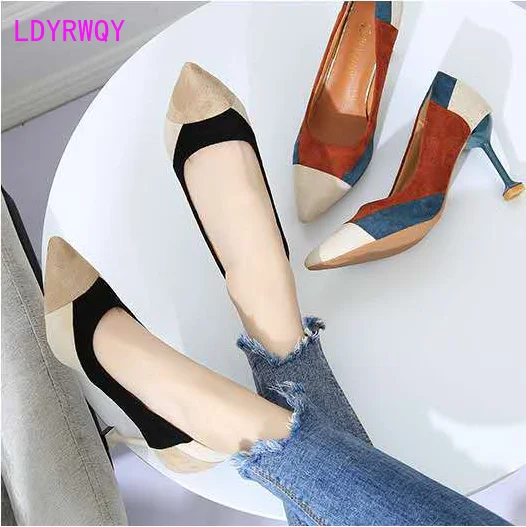 Korean autumn new fashion pointed high heel shoes light mouth simple color matching women
Korean autumn new fashion pointed high heel shoes light mouth simple color matching women