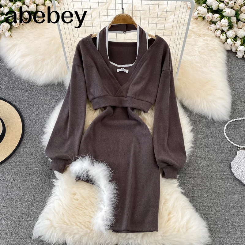 2022 New Spring Autumn Fashion V-Neck long sleeve short Pullover Top + high waist mid-length halter strap Dress two-piece set
2022 New Spring Autumn Fashion V-Neck long sleeve short Pullover Top + high waist mid-length halter strap Dress two-piece set