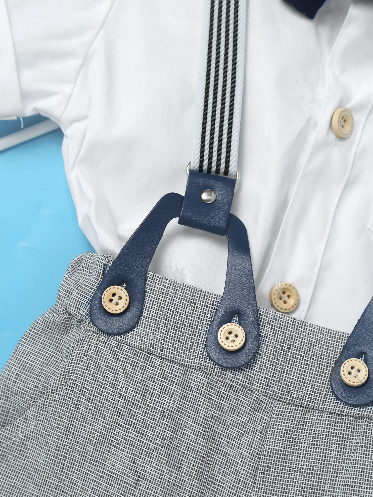 0-18M Summer Toddler Boys Gentleman Suit Infant Kids Short Sleeve Bow Tie Shirt Romper +Suspender Shorts Baby Clothes Set Outfit
0-18M Summer Toddler Boys Gentleman Suit Infant Kids Short Sleeve Bow Tie Shirt Romper +Suspender Shorts Baby Clothes Set Outfit