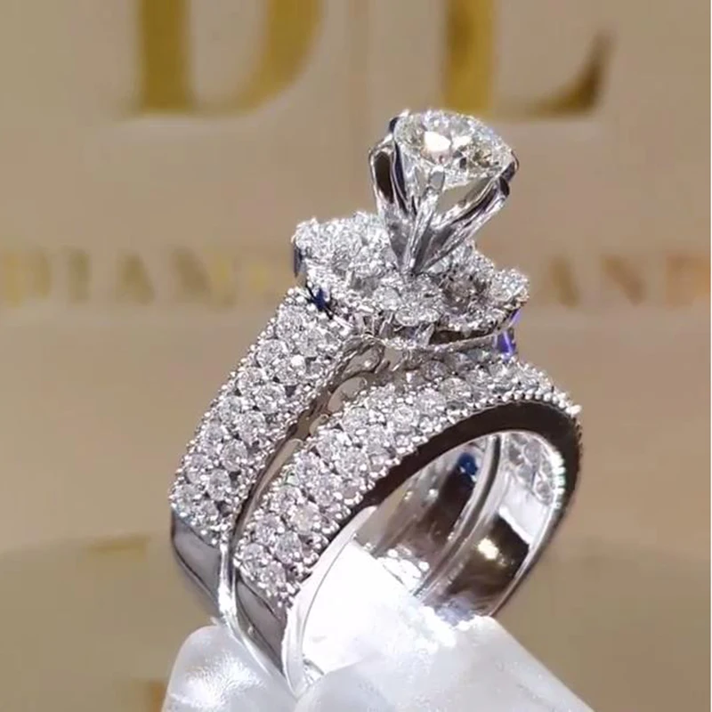 2020 New Fashion Couples Rings Blingbling Crystal Zircon Wedding Anniversary Gift Womanhood Ring Set Jewelry 2020 40M722
2020 New Fashion Couples Rings Blingbling Crystal Zircon Wedding Anniversary Gift Womanhood Ring Set Jewelry 2020 40M722