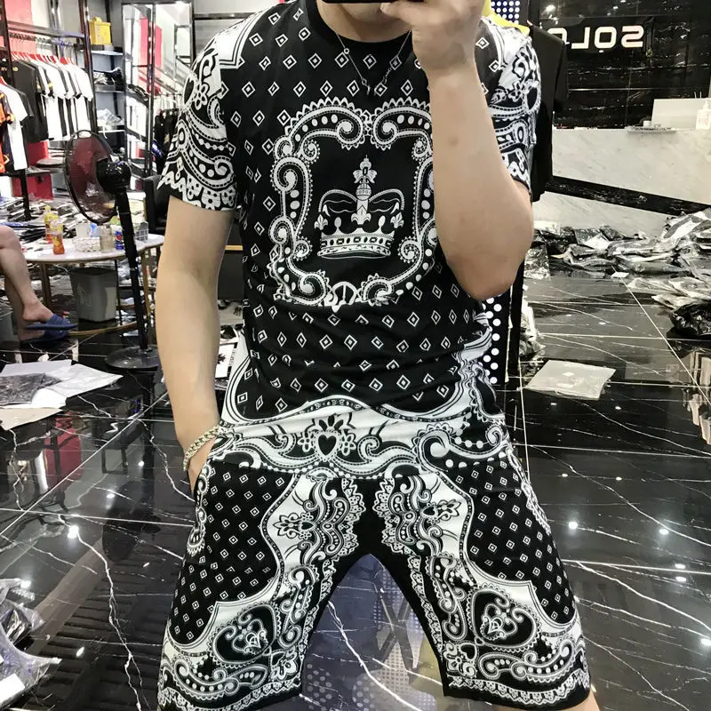 Men's Outfits Summer Ice Silk Students Korean Fashion Sports Fashion Short Sleeve T-Shirt Pants Set
Men's Outfits Summer Ice Silk Students Korean Fashion Sports Fashion Short Sleeve T-Shirt Pants Set