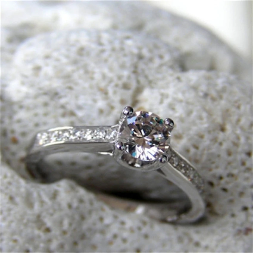 Test Positive 0.5CT 5.0mm D-E Moissanite Diamond Ring Love Sweet Jewelry 925 Sterling Silver White Gold Cover Women Ring
Test Positive 0.5CT 5.0mm D-E Moissanite Diamond Ring Love Sweet Jewelry 925 Sterling Silver White Gold Cover Women Ring