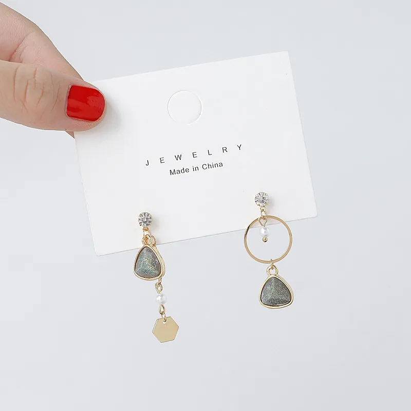 Summer Women's S925 Silver Needle Simple Asymmetrical Earrings Personality Small Circle Pearl Earrings Ear Clip Ear Jewelry
Summer Women's S925 Silver Needle Simple Asymmetrical Earrings Personality Small Circle Pearl Earrings Ear Clip Ear Jewelry