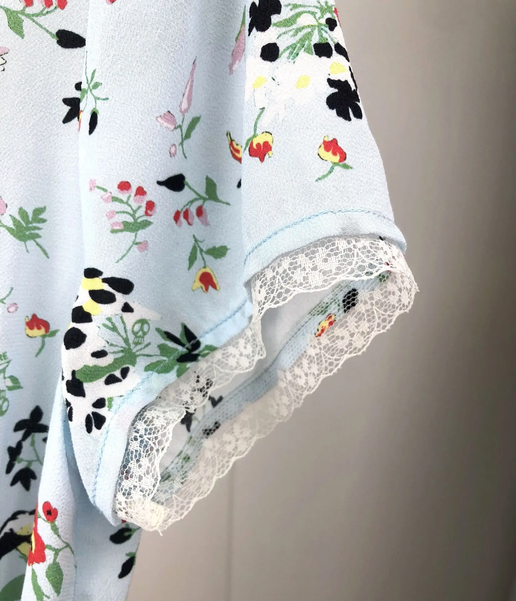 French Floral Short Sleeve Dress Early Spring French Romantic Tone Small Flower Print women dresses
French Floral Short Sleeve Dress Early Spring French Romantic Tone Small Flower Print women dresses