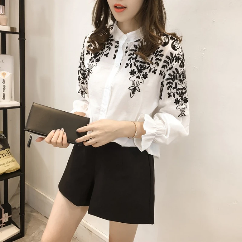 New style shirt women's long-sleeved Korean loose embroidered flower stand-up collar bottoming shirt top
New style shirt women's long-sleeved Korean loose embroidered flower stand-up collar bottoming shirt top