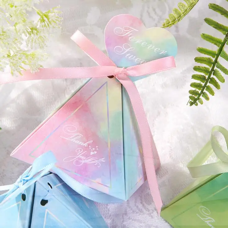 New Europe Triangular Pyramid Style Candy Box Wedding Favors Birthday Party Baby Shower Supplies Paper Gift Boxes 
New Europe Triangular Pyramid Style Candy Box Wedding Favors Birthday Party Baby Shower Supplies Paper Gift Boxes