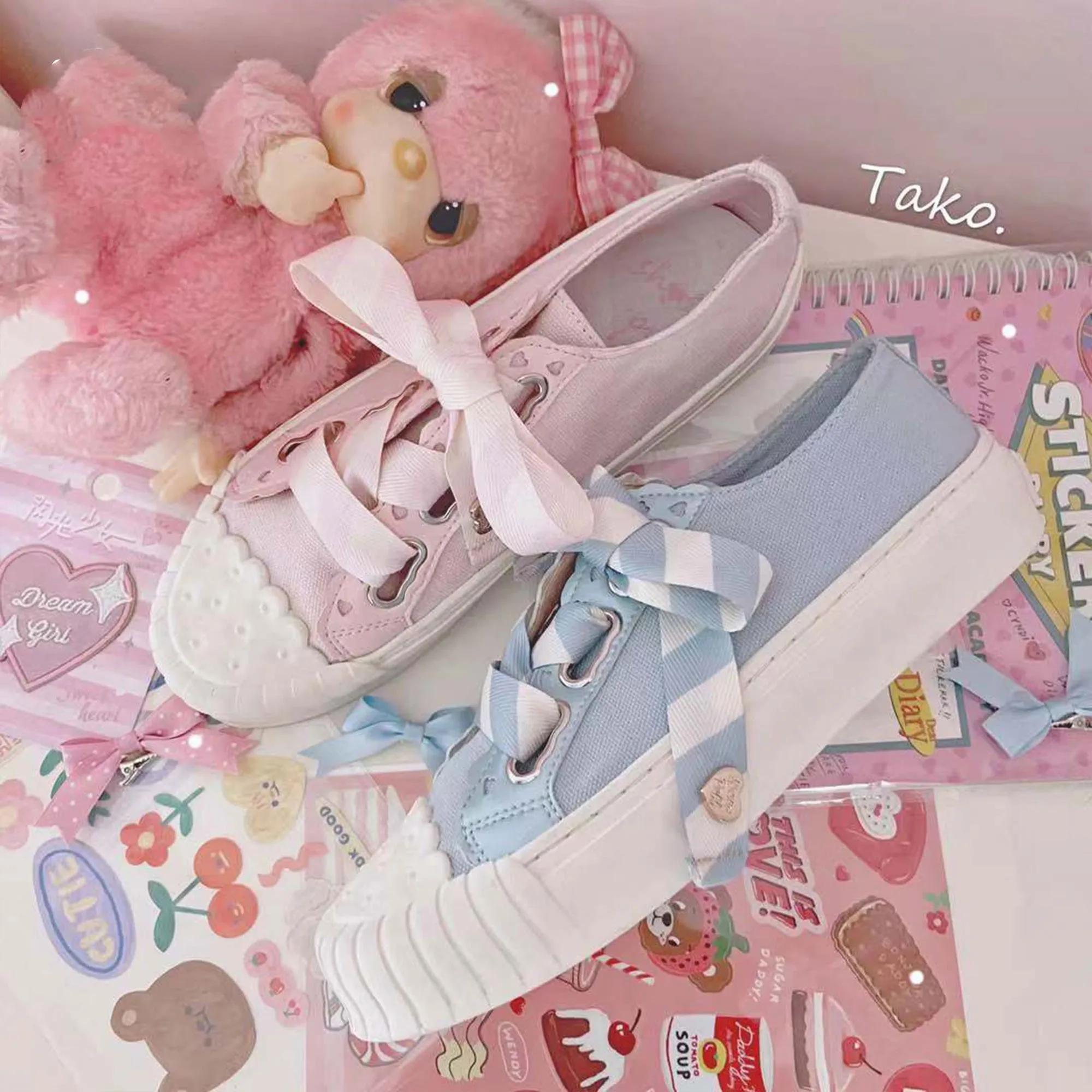 Japanese college style canvas student daily shoes lolita casual shoes bandage single shoes soft girl round head low heel cosplay
Japanese college style canvas student daily shoes lolita casual shoes bandage single shoes soft girl round head low heel cosplay