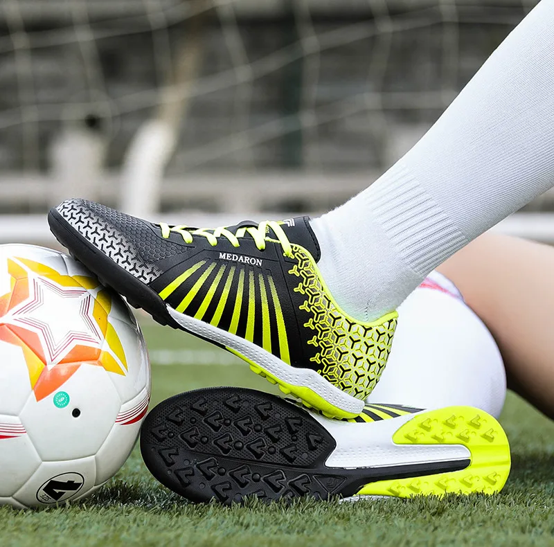 2021 Plus Big Size 36-45 Fashion Sneakers Men TF Soccer Shoes Outdoor Cleats Short Spikes Profession Chaussure Football Shoes
2021 Plus Big Size 36-45 Fashion Sneakers Men TF Soccer Shoes Outdoor Cleats Short Spikes Profession Chaussure Football Shoes