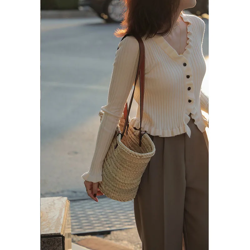 Women's pullover autumn retro elegant pure color simple button ruffled bottoming knitted cardigan V-neck versatile sweater women
Women's pullover autumn retro elegant pure color simple button ruffled bottoming knitted cardigan V-neck versatile sweater women