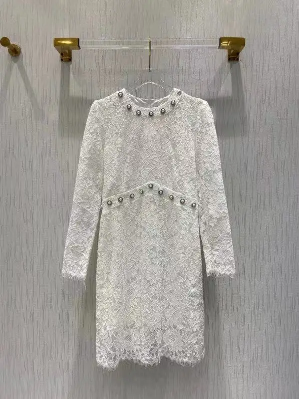 Runway 2021 Autumn New Women'S Flower Embroidery Lace Waist Round Diamonds Long Sleeve Fashion White / Black Mini Dress
Runway 2021 Autumn New Women'S Flower Embroidery Lace Waist Round Diamonds Long Sleeve Fashion White / Black Mini Dress