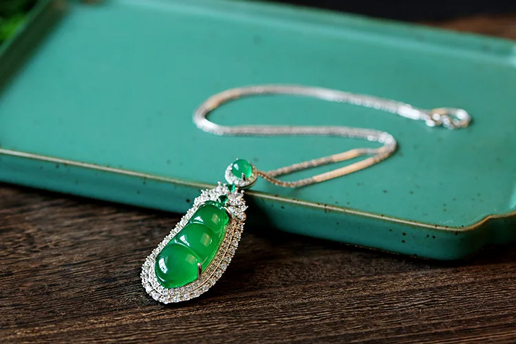 Wholesale 925 Silver Inlay Chrysoprase String Bean Pendant Women's Zircon Inlay Chrysoprase Pendant Necklace
Wholesale 925 Silver Inlay Chrysoprase String Bean Pendant Women's Zircon Inlay Chrysoprase Pendant Necklace
