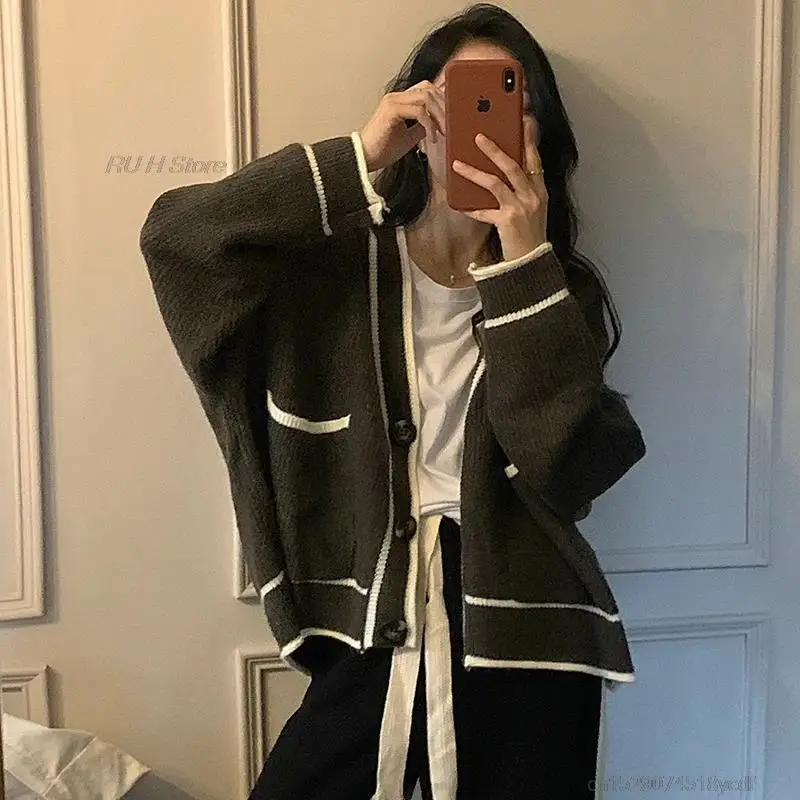 Женский вязаный кардиган с V-образным вырезом, однобортный Свободный кардиган в стиле пэчворк, Осень-зима 2021
Женский вязаный кардиган с V-образным вырезом, однобортный Свободный кардиган в стиле пэчворк, Осень-зима 2021