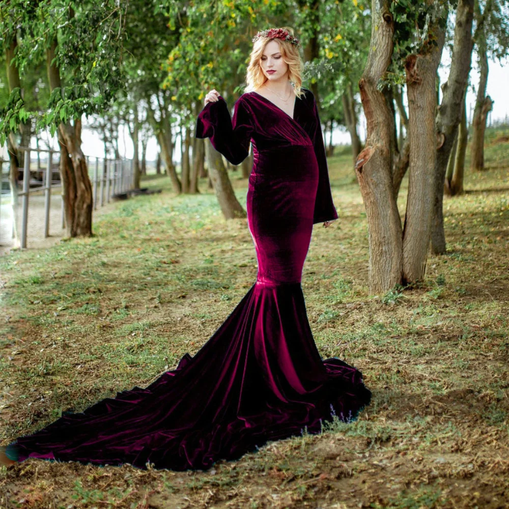 Pregnant Women Photography Props Gold velvet Fashion Maternity Tailing Casual V-neck Dress Winter Thicken Long Pregnancy Clothes
Pregnant Women Photography Props Gold velvet Fashion Maternity Tailing Casual V-neck Dress Winter Thicken Long Pregnancy Clothes