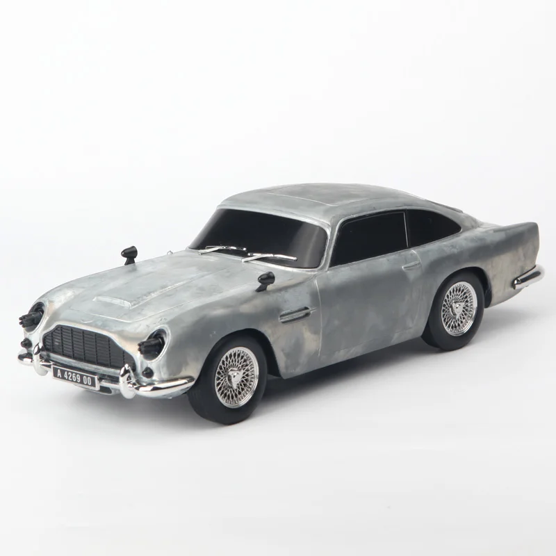Оригинальная модель автомобиля из сплава Aston Martin BENZ S600 версии 1/18 007, не открывает дверь
Оригинальная модель автомобиля из сплава Aston Martin BENZ S600 версии 1/18 007, не открывает дверь