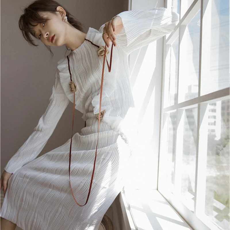 White Pleated Long Midi Dress Ruffle Flower Patch Designer Autumn Dress Women Long Sleeve Fashion Korean Clothes 2020
White Pleated Long Midi Dress Ruffle Flower Patch Designer Autumn Dress Women Long Sleeve Fashion Korean Clothes 2020
