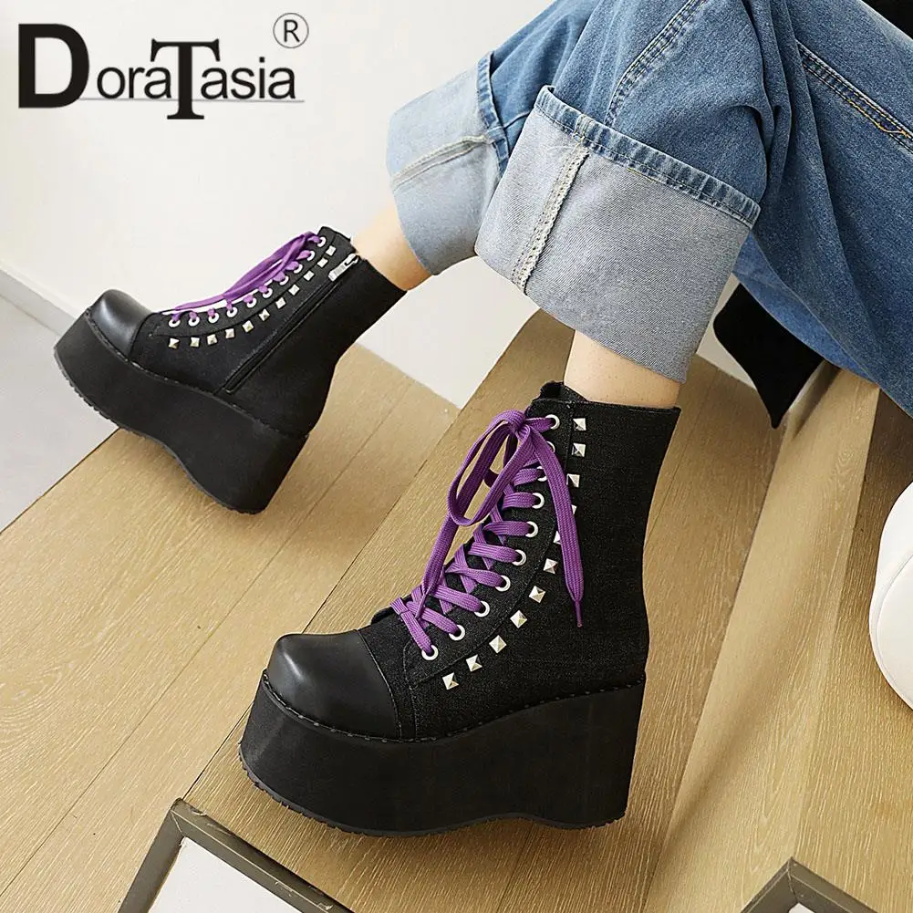 Brand Design Ladies Platform Ankle Boots Fashion Rivet Lace-up Wedges High Heels women's Boots 2021 Party Office Shoes Woman 
Brand Design Ladies Platform Ankle Boots Fashion Rivet Lace-up Wedges High Heels women's Boots 2021 Party Office Shoes Woman