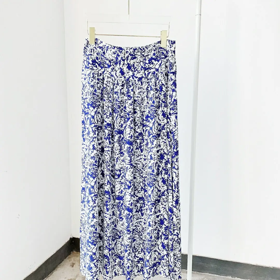 2021 Summer New Arrive Woman Blue Skirt Vintage Floral Printed Midi Viscose Skirts High Elastic Waist Fashion Long Skirts 
2021 Summer New Arrive Woman Blue Skirt Vintage Floral Printed Midi Viscose Skirts High Elastic Waist Fashion Long Skirts
