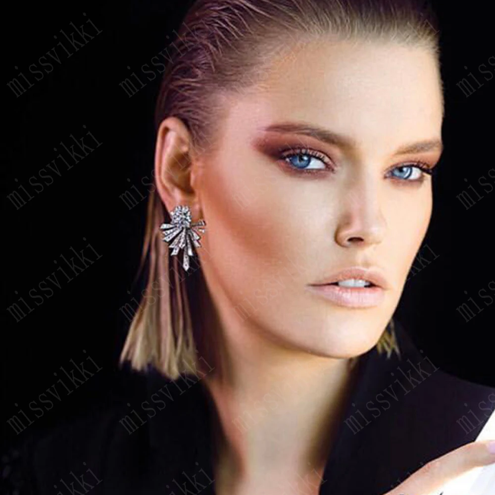 soramoore Luxury Gorgeous exquisite earrings Full Clear CZ Fashion Noble Ladies Party Show Charm Earrings Bridal Women Wedding
soramoore Luxury Gorgeous exquisite earrings Full Clear CZ Fashion Noble Ladies Party Show Charm Earrings Bridal Women Wedding