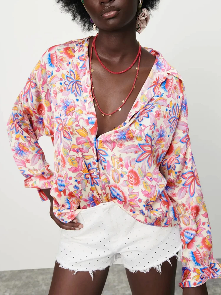 2021 Floral Print Satin Shirts Women Vintage Lapel Long Sleeve Summer Tops Casual Button Asymmetric Hem Flowy Feminion Shirt
2021 Floral Print Satin Shirts Women Vintage Lapel Long Sleeve Summer Tops Casual Button Asymmetric Hem Flowy Feminion Shirt