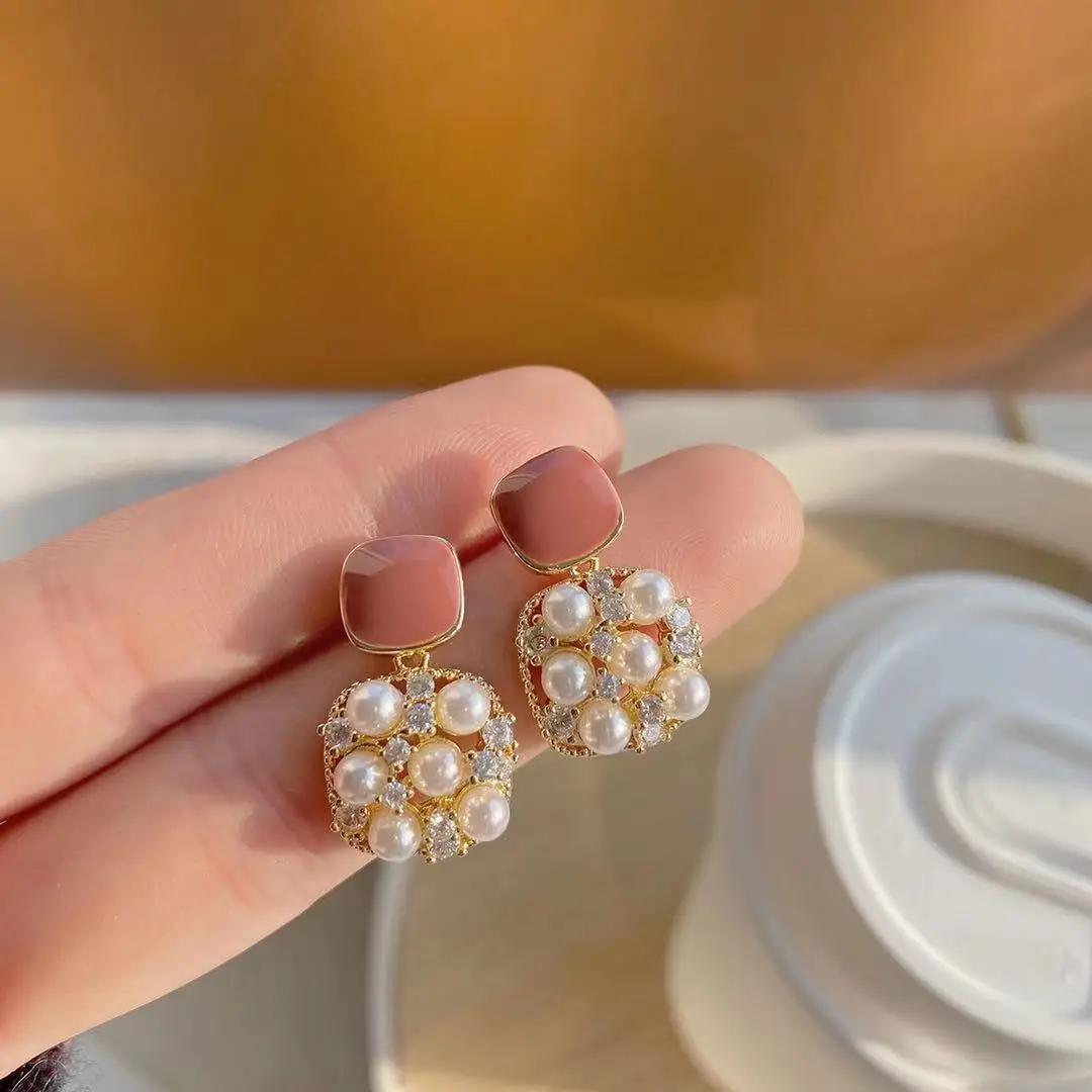 Geometric Square Pearl Zircon Dangle Earrings For Woman Korean Fashion Jewelry Gothic Accessories Party Girl's Luxury Earrings
Geometric Square Pearl Zircon Dangle Earrings For Woman Korean Fashion Jewelry Gothic Accessories Party Girl's Luxury Earrings