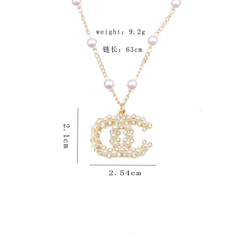 Cross-border selling small fragrance letter pendant necklace explosions letter necklace female fashion long Joker Pearl pendant
Cross-border selling small fragrance letter pendant necklace explosions letter necklace female fashion long Joker Pearl pendant