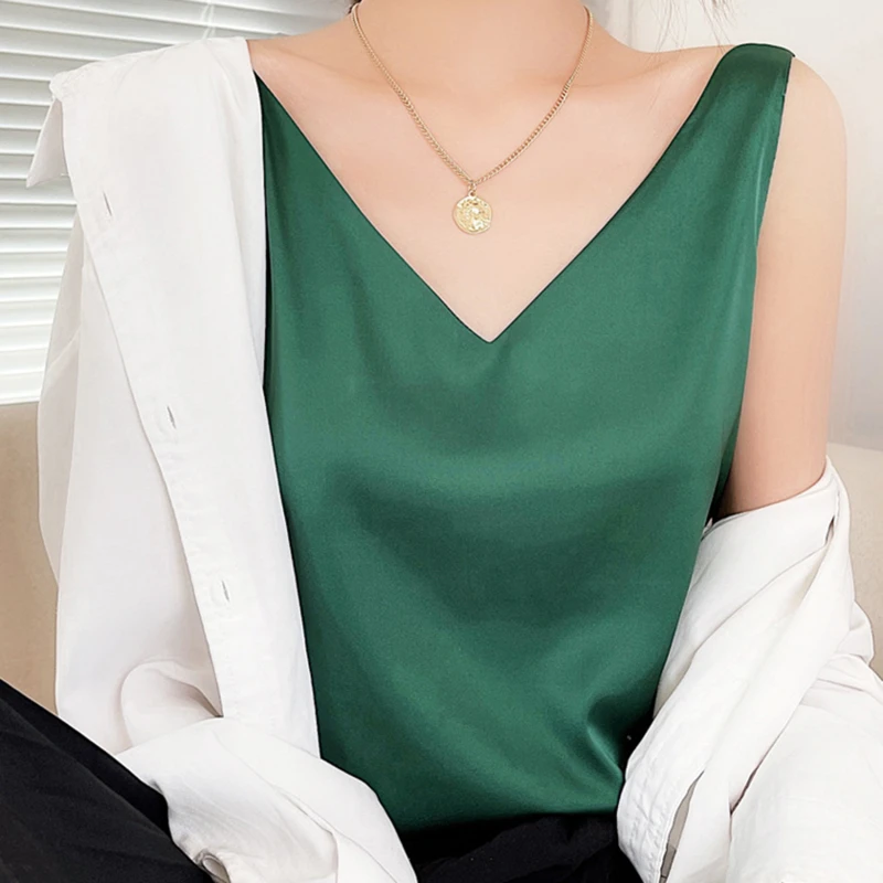 2021 New Beautiful Women's Blouses Summer Chiffon V Neck Women Blouses Satin Office Lady Elegant Shirts
2021 New Beautiful Women's Blouses Summer Chiffon V Neck Women Blouses Satin Office Lady Elegant Shirts