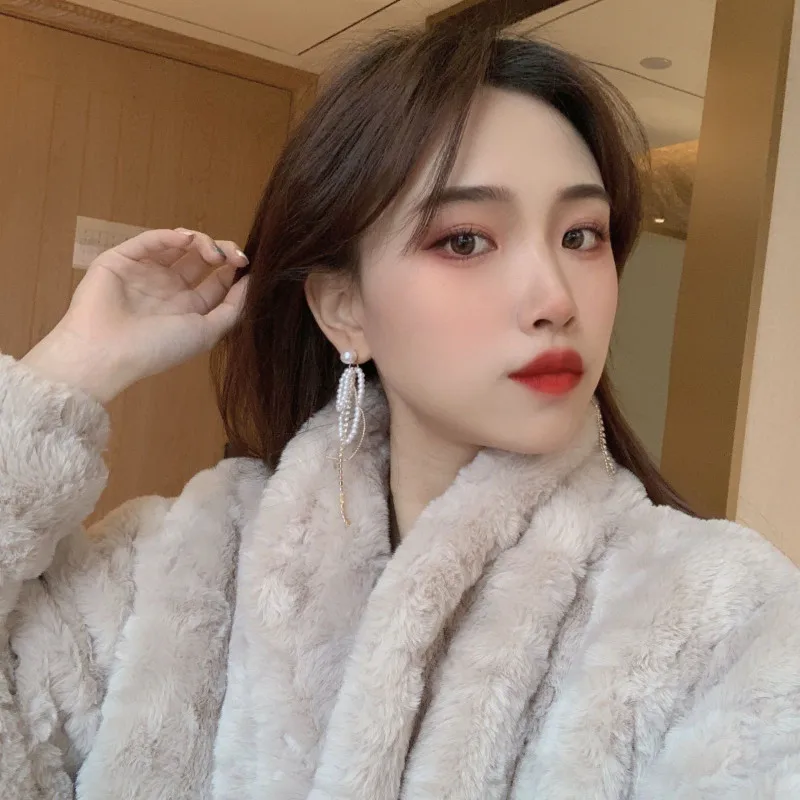 Metal trendy contracted long tassels of pearl earrings female aesthetic fashion retro geometric stud earrings
Metal trendy contracted long tassels of pearl earrings female aesthetic fashion retro geometric stud earrings