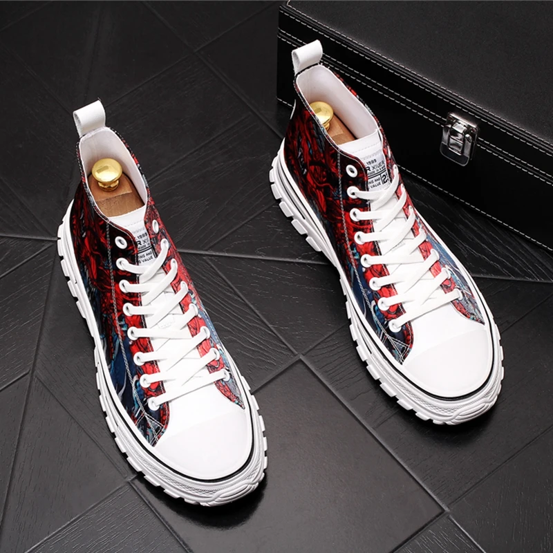 2020 Men Casual Ankle Boots Spring Autumn Canvas Thick Bottom Leisure High Top Sneakers Graffiti Trending zapatos de hombre
2020 Men Casual Ankle Boots Spring Autumn Canvas Thick Bottom Leisure High Top Sneakers Graffiti Trending zapatos de hombre