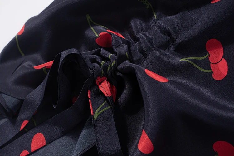 Women's 100% Pure Silk Top Shirt Blouse Round Neck short sleeves tied bottom navy cherry one size JN202
Women's 100% Pure Silk Top Shirt Blouse Round Neck short sleeves tied bottom navy cherry one size JN202