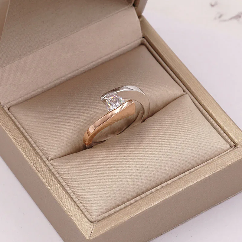Romantic Rose Gold Plated Geometric Ring Fashion White CZ Stone Rings For Women Wedding Party Jewelry Accessories Gift B4M301
Romantic Rose Gold Plated Geometric Ring Fashion White CZ Stone Rings For Women Wedding Party Jewelry Accessories Gift B4M301