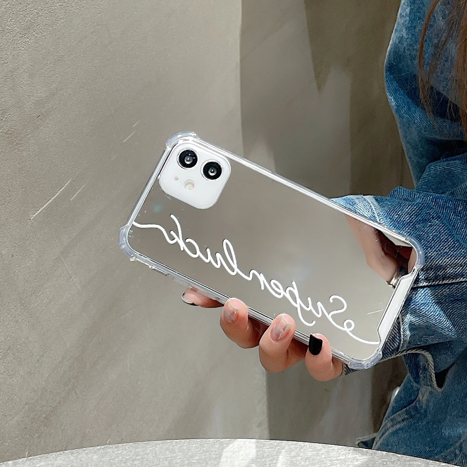 Simple and applicable for iphone 13 pro mobile phone case iPhone 12mini new mirror case 11xsmax
Simple and applicable for iphone 13 pro mobile phone case iPhone 12mini new mirror case 11xsmax