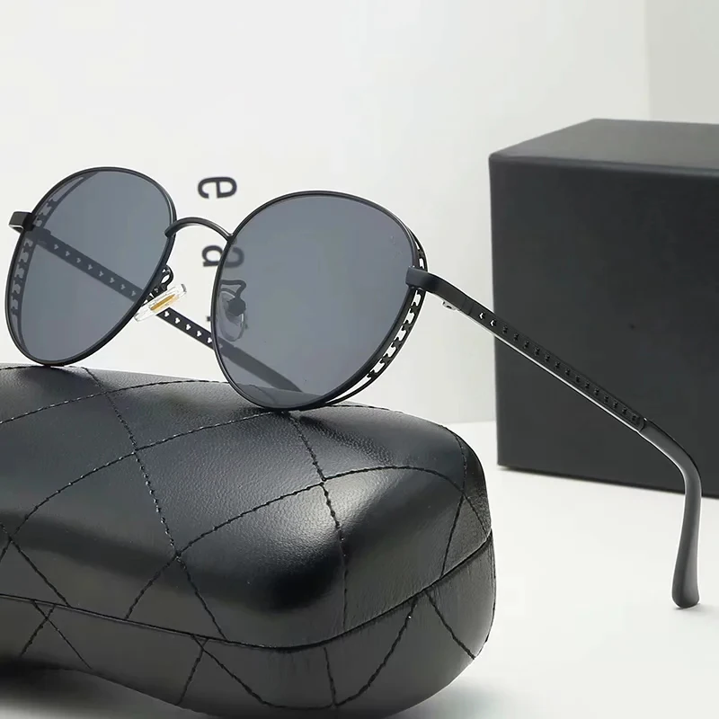 Sunglasses Ladies Aaa Glasses Women Classic Brand Designer Gradient Color Eyewear Coated Occhiali da sole da donna 
Sunglasses Ladies Aaa Glasses Women Classic Brand Designer Gradient Color Eyewear Coated Occhiali da sole da donna