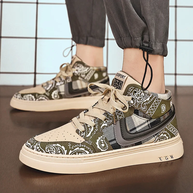 The new trendy brand middle cut men's shoesKorean version of simple versatile and comfortable casual graffiti board trendy shoes
The new trendy brand middle cut men's shoesKorean version of simple versatile and comfortable casual graffiti board trendy shoes
