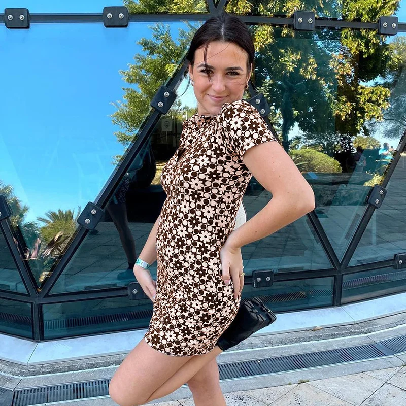 Vintage Bodycon Mini Dress Women Summer Floral Print Short Sleeve Short Dresses Casual Turn Down Collar Y2k Dress Aesthetic
Vintage Bodycon Mini Dress Women Summer Floral Print Short Sleeve Short Dresses Casual Turn Down Collar Y2k Dress Aesthetic