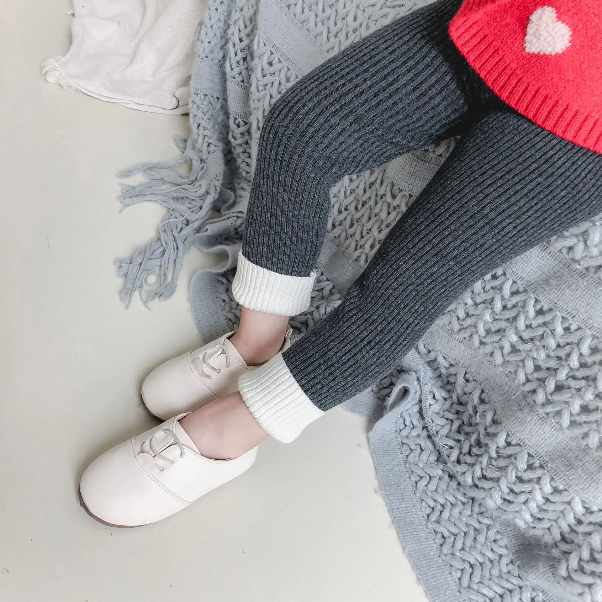 Girls Leggings 2019 New Winter Pants for Girls Toddler Casual Thin Thick Velvet Pants Kids Solid Cotton Warm Legging for Girls 
Girls Leggings 2019 New Winter Pants for Girls Toddler Casual Thin Thick Velvet Pants Kids Solid Cotton Warm Legging for Girls