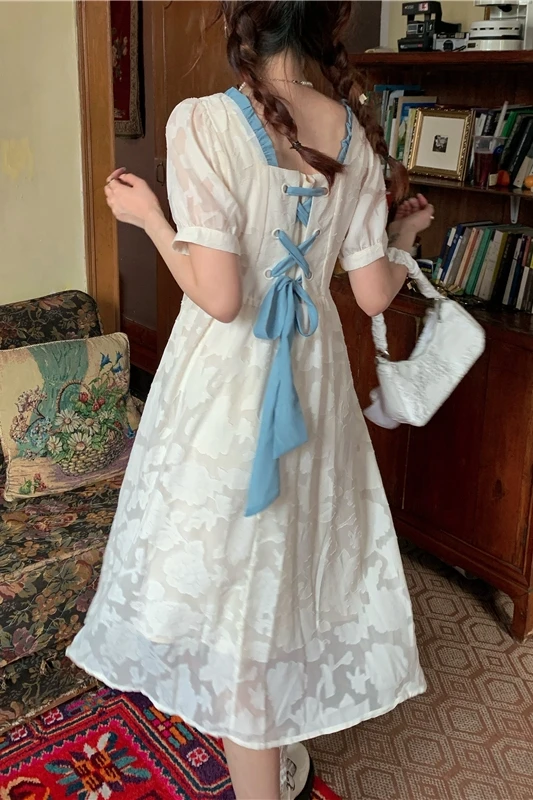 Vestidos Summer Korean version 2021 New Fashion Square Neck Lace Up waist bubble sleeve mid length dress women's fashion
Vestidos Summer Korean version 2021 New Fashion Square Neck Lace Up waist bubble sleeve mid length dress women's fashion