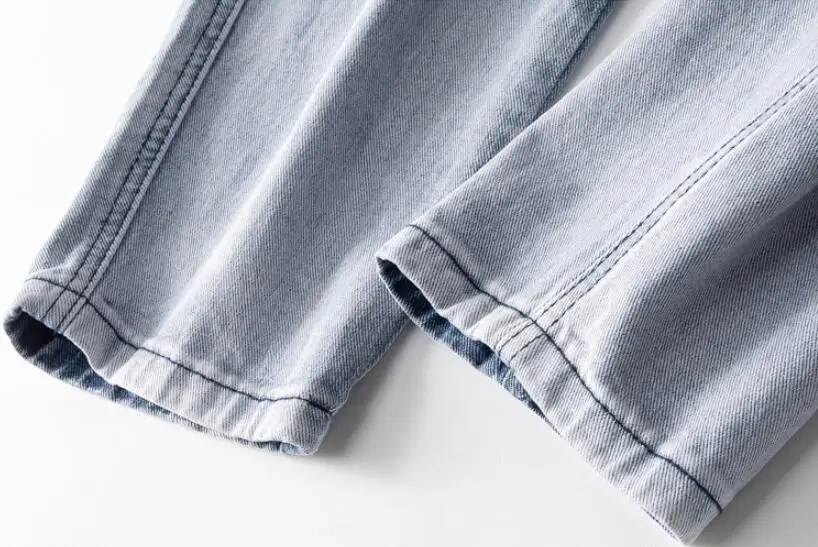 Streetwear Men Jeans Loose Printed Designer Denim Cargo Pants Man Hip Hop Jeans Men Joggers Harem pants trousers w1063 
Streetwear Men Jeans Loose Printed Designer Denim Cargo Pants Man Hip Hop Jeans Men Joggers Harem pants trousers w1063