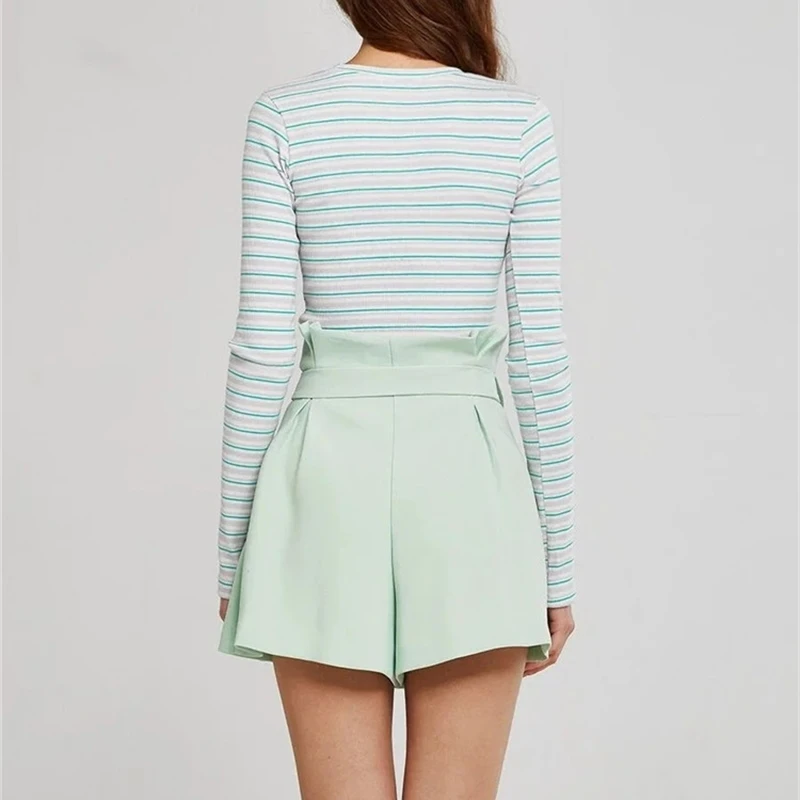 YOSIBCD Women 2021 Chic Fashion With Belt Pleats Loose Shorts Vintage High Waist Zipper Fly Female Short Pants Mujer
YOSIBCD Women 2021 Chic Fashion With Belt Pleats Loose Shorts Vintage High Waist Zipper Fly Female Short Pants Mujer