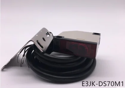 E3JK-DS70M1 Diffuse Reflection Photoelectric Switch Sensor 12V 24V 220V 5-wire 10-70cm Adjustable
E3JK-DS70M1 Diffuse Reflection Photoelectric Switch Sensor 12V 24V 220V 5-wire 10-70cm Adjustable