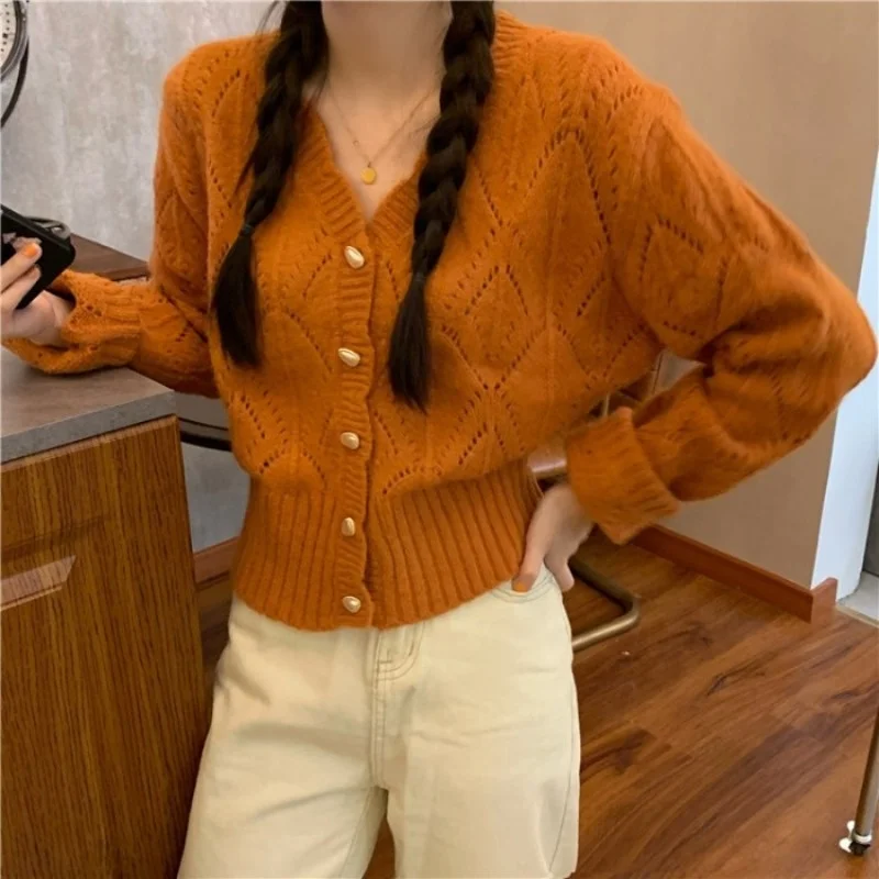 Новинка весна-осень 2021 Женская юбка в Корейском стиле средней длины с вырезом сзади
Новинка весна-осень 2021 Женская юбка в Корейском стиле средней длины с вырезом сзади