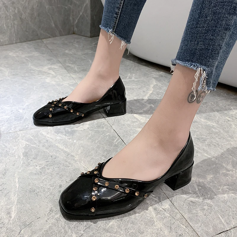 Женские туфли в стиле ретро с квадратным носком, универсальные простые однотонные туфли на среднем каблуке, с закрытым носком, на весну и ос...
Женские туфли в стиле ретро с квадратным носком, универсальные простые однотонные туфли на среднем каблуке, с закрытым носком, на весну и ос...