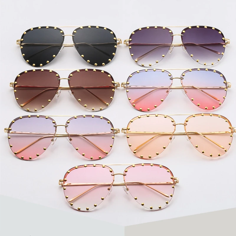 2020 New Trend Metal High-definition Sunglasses Unisex Rivet Fashion Retro Classic Colorful Gorgeous High-quality Sunglasses
2020 New Trend Metal High-definition Sunglasses Unisex Rivet Fashion Retro Classic Colorful Gorgeous High-quality Sunglasses