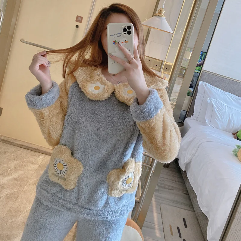 SLPBELY Sweet Thick Coral Fleece Women Pajamas Set Lovely Homewear Sleepwears Casual Flower Girls Warm Nightwear 2pcs Suit
SLPBELY Sweet Thick Coral Fleece Women Pajamas Set Lovely Homewear Sleepwears Casual Flower Girls Warm Nightwear 2pcs Suit