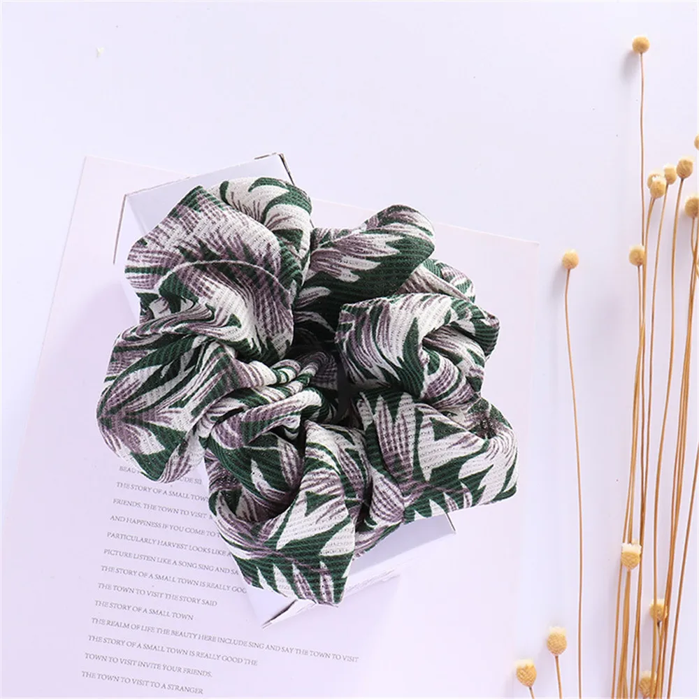 2019 New Simple Fabric Chiffon Banana Leaf Leaf Large Hair Ring Winter Ponytail Holder Hair Accessories Headdress
2019 New Simple Fabric Chiffon Banana Leaf Leaf Large Hair Ring Winter Ponytail Holder Hair Accessories Headdress