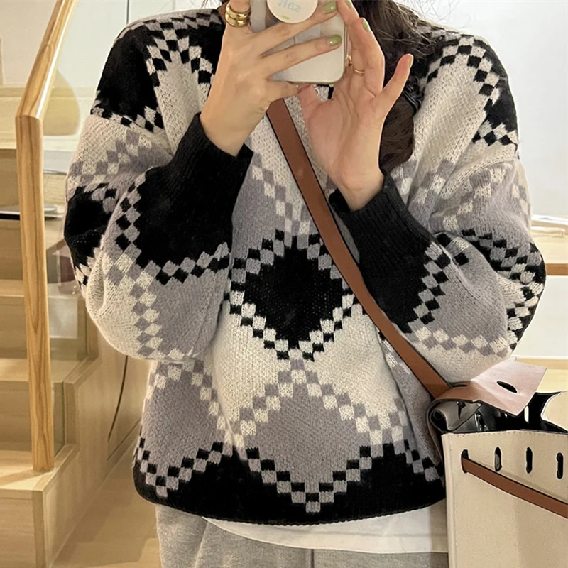 Autumn Thicken Argyle Plaid Jumper Women Loose Casual Long Sleeves Lady Pullover Korean Fashion Elegant Mujer Sweaters New 2022
Autumn Thicken Argyle Plaid Jumper Women Loose Casual Long Sleeves Lady Pullover Korean Fashion Elegant Mujer Sweaters New 2022