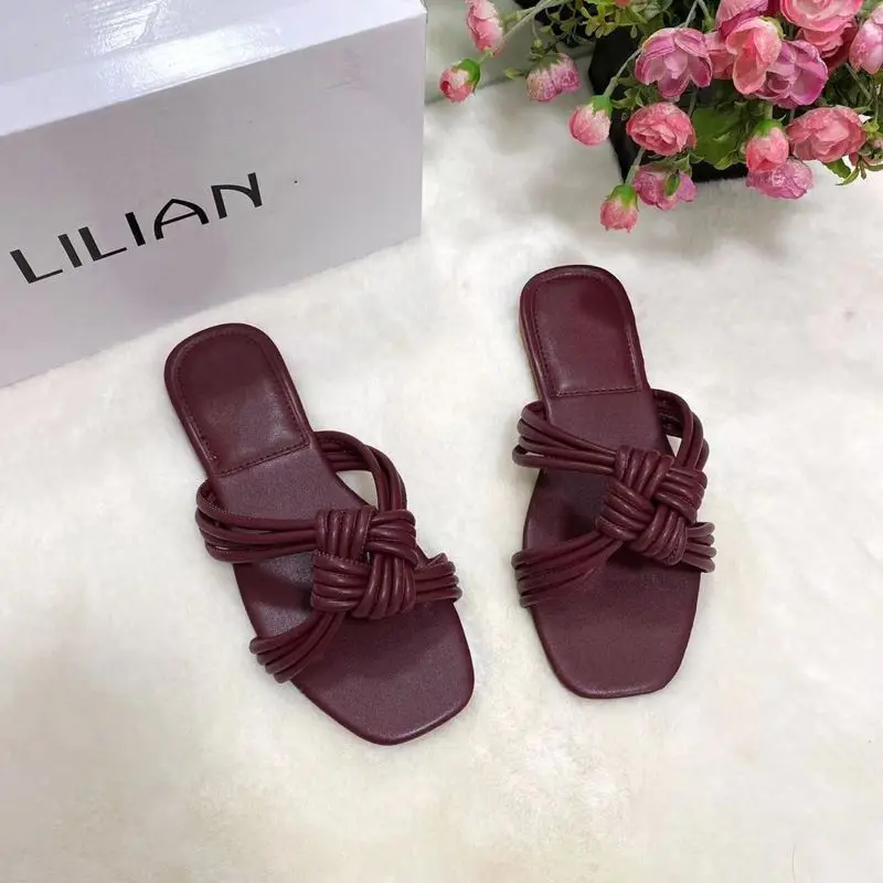 2021 Women Leather Slippers Weave Luxury Designer Summer Flat Sole Beach Buckle Sandals Colorful Casual Shoes
2021 Women Leather Slippers Weave Luxury Designer Summer Flat Sole Beach Buckle Sandals Colorful Casual Shoes