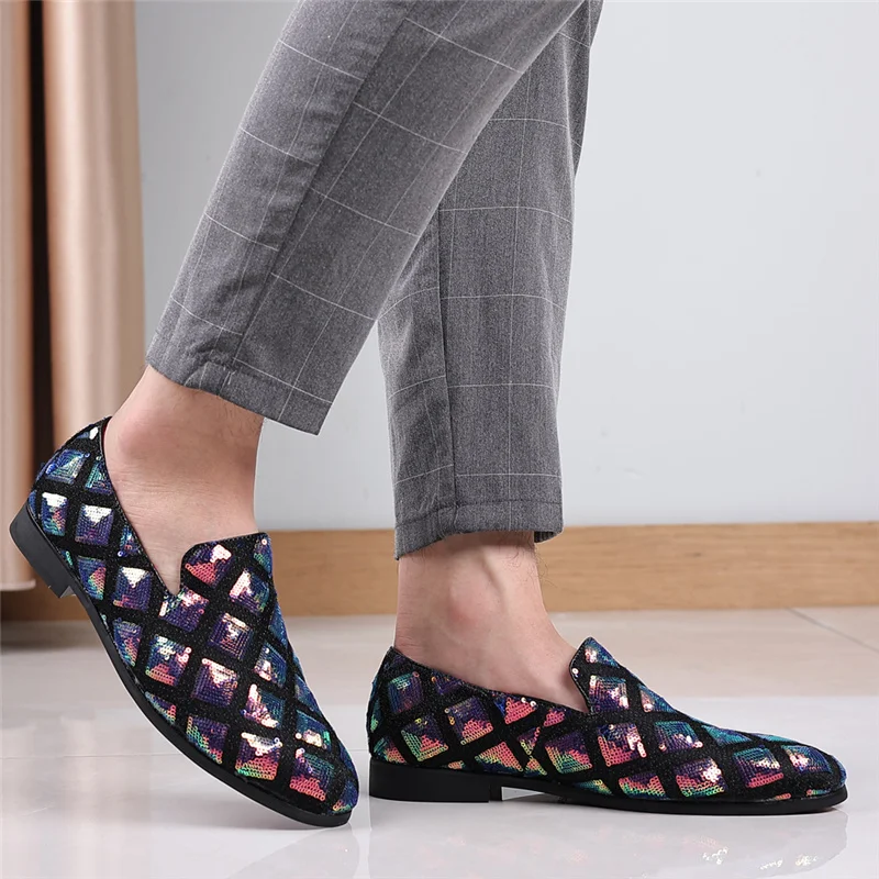 FIXSYS New Fashion Men Casual Shoes Charm Sequins Party Banquet Shoes Bling Wedding Formal Shoes Breathable Social Driving Shoes
FIXSYS New Fashion Men Casual Shoes Charm Sequins Party Banquet Shoes Bling Wedding Formal Shoes Breathable Social Driving Shoes